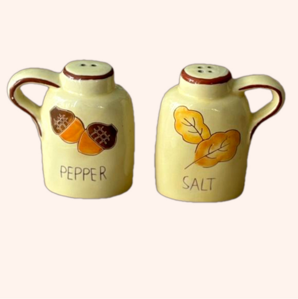 Vintage Y2K Russ Berrie & Co Acorn & Leaf Salt and Pepper Shakers Set
